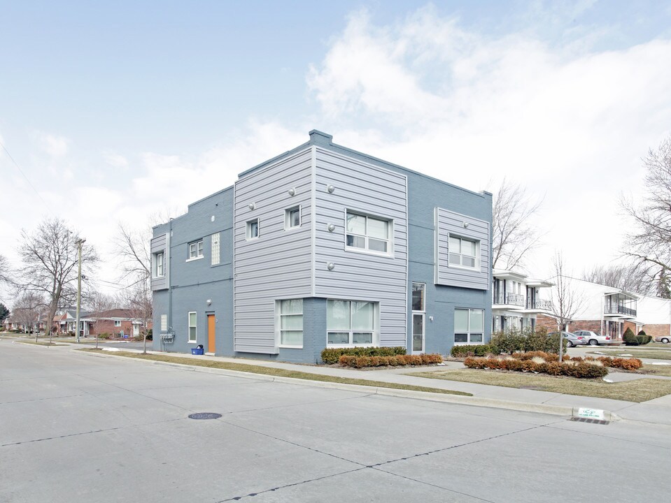 29305 Jefferson Ave in St. Clair Shores, MI - Building Photo