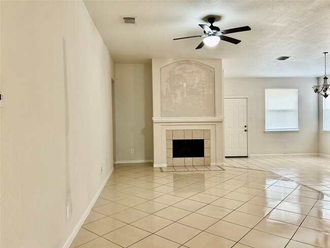 1918 Riane Ln in Houston, TX - Building Photo - Building Photo