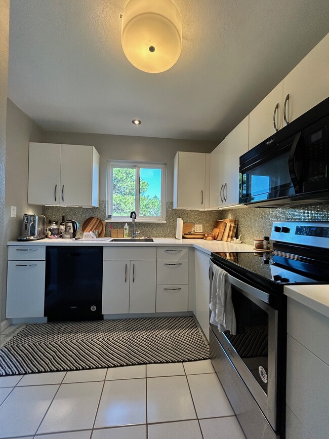 property at 2973 Mesa Rd