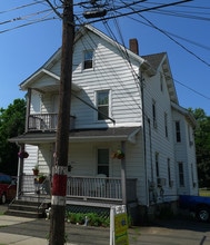 Building B in Danbury, CT - Foto de edificio - Building Photo