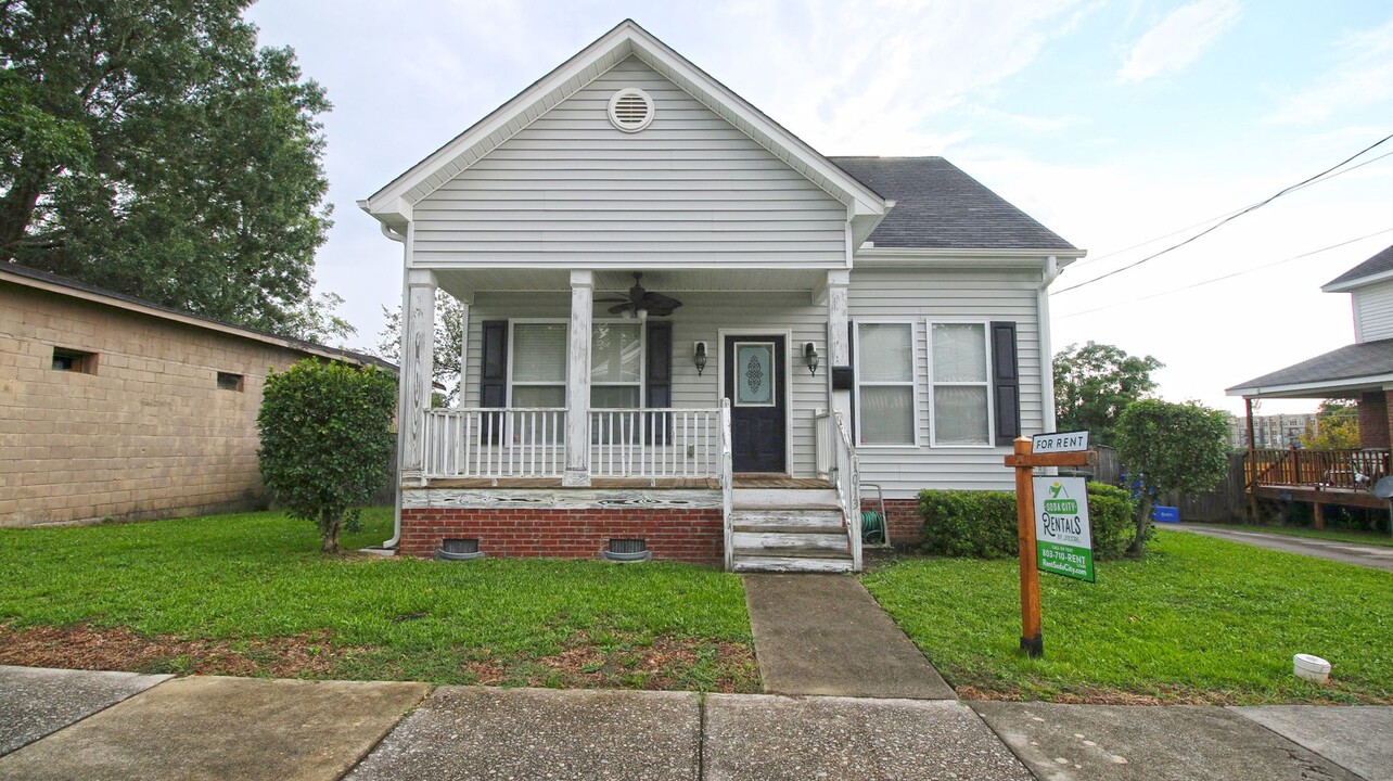 1013 Pine St in Columbia, SC - Building Photo