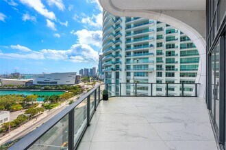1000 Biscayne Blvd in Miami, FL - Building Photo - Building Photo