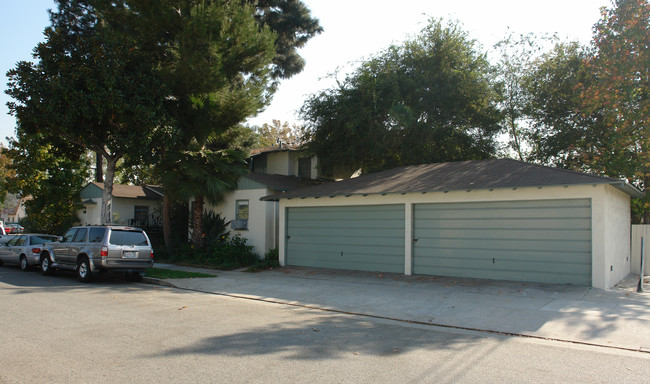 1140 Raleigh St in Glendale, CA - Building Photo - Building Photo