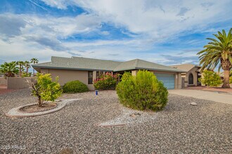 13722 W Gable Hill Dr in Sun City West, AZ - Building Photo - Building Photo