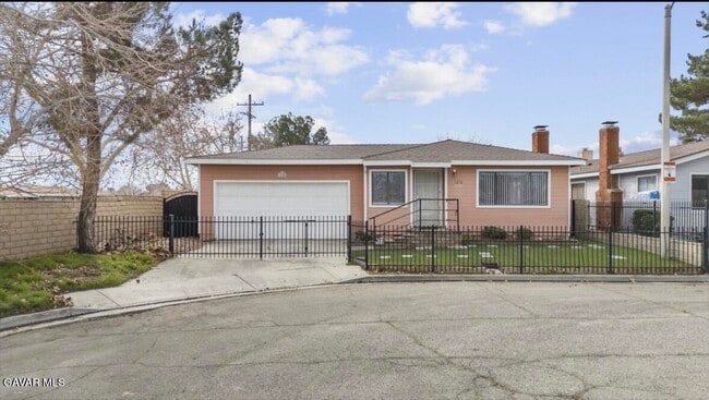 property at 1858 Park Cir Dr