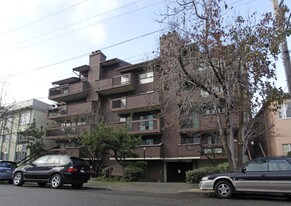 295 Lenox Ave in Oakland, CA - Building Photo