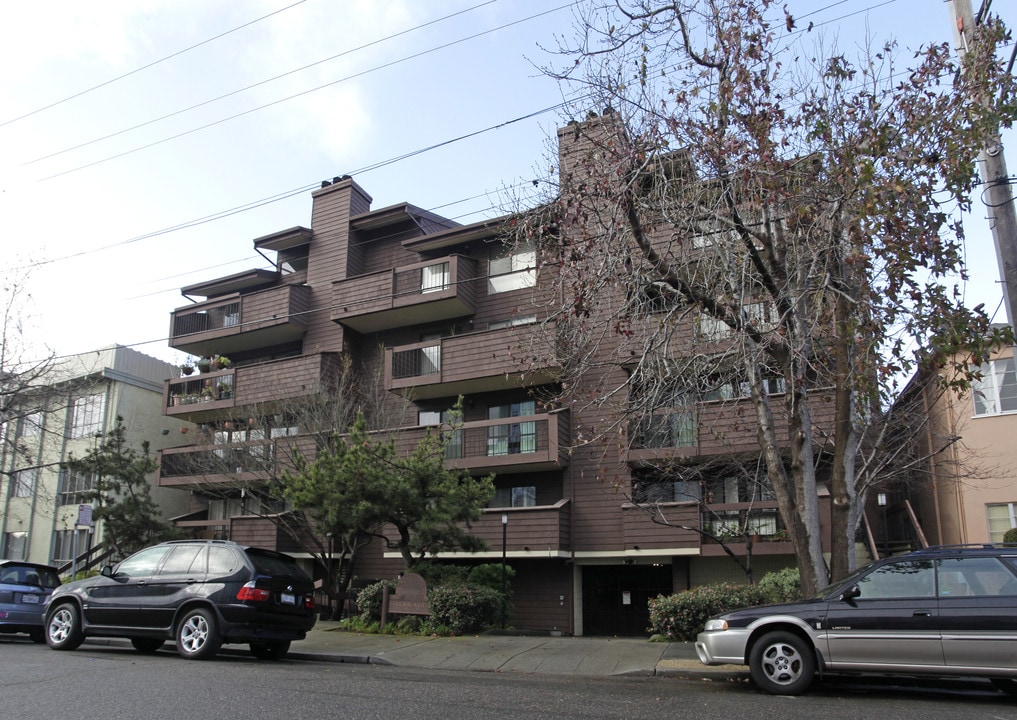 295 Lenox Ave in Oakland, CA - Building Photo