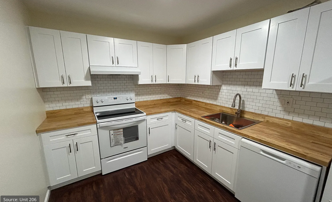 1148 William St in Bridgeport, CT - Building Photo - Building Photo