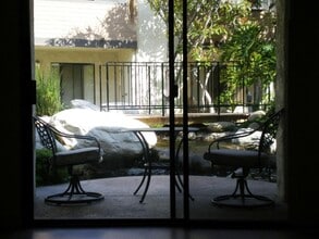 1123 Via Montoya in Camarillo, CA - Building Photo - Building Photo