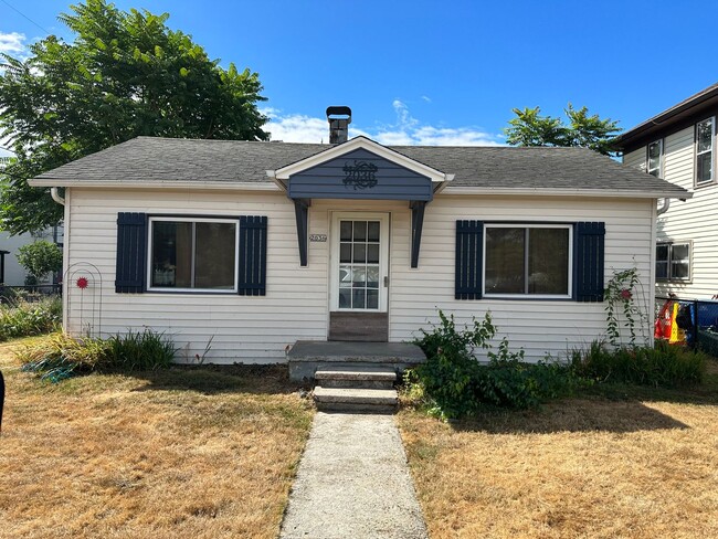 2036 C St in Washougal, WA - Building Photo - Building Photo