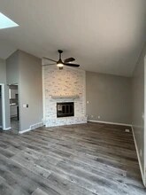 6718 S 87th St in Ralston, NE - Foto de edificio - Building Photo