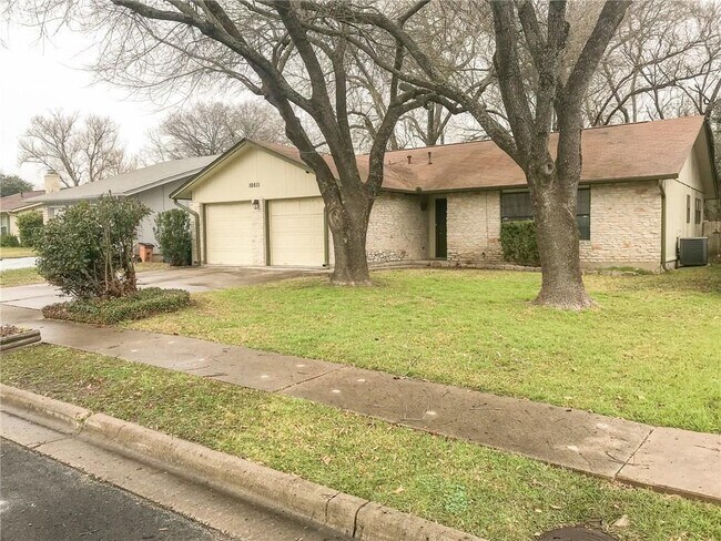 property at 10511 Robinwood Cir