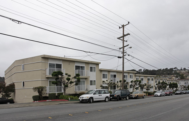 Edgeview Terrace Apartments in Daly City, CA - Building Photo - Building Photo