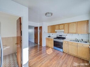 411 Market St in Perth Amboy, NJ - Building Photo - Building Photo