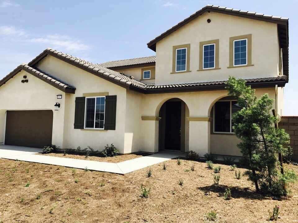 11973 Tributary Wy in Jurupa Valley, CA - Building Photo
