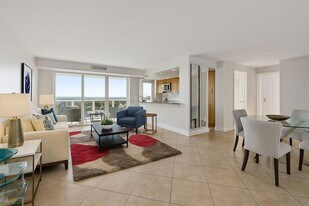 2841 N Ocean Blvd in Fort Lauderdale, FL - Building Photo