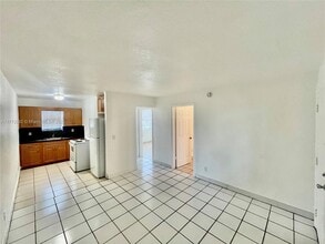 701 NW 7th Ave in Hallandale Beach, FL - Building Photo - Building Photo