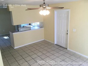 5449 Tenth Ave in Ft. Myers, FL - Building Photo - Building Photo