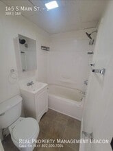 145 S Main St in Hartford, VT - Building Photo - Building Photo