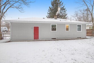 2303 Humphrey St in Kalamazoo, MI - Building Photo - Building Photo