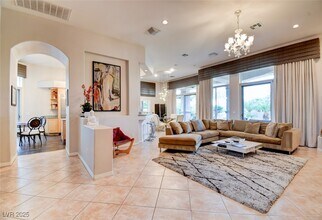 304 Mesa Rim Ct in Las Vegas, NV - Building Photo - Building Photo