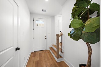 835 Elkhart St in Houston, TX - Building Photo - Building Photo