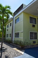 1200 Marseille Dr in Miami Beach, FL - Building Photo - Building Photo