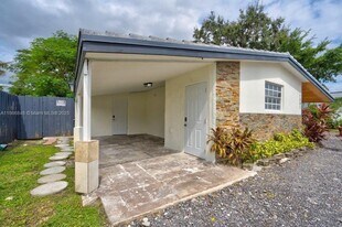 7091 Taft St in Hollywood, FL - Building Photo