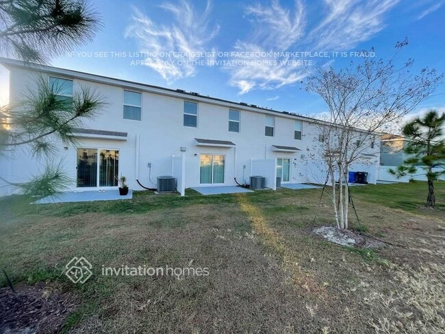 3660 Fulton Ferry Ln in Tampa, FL - Foto de edificio - Building Photo