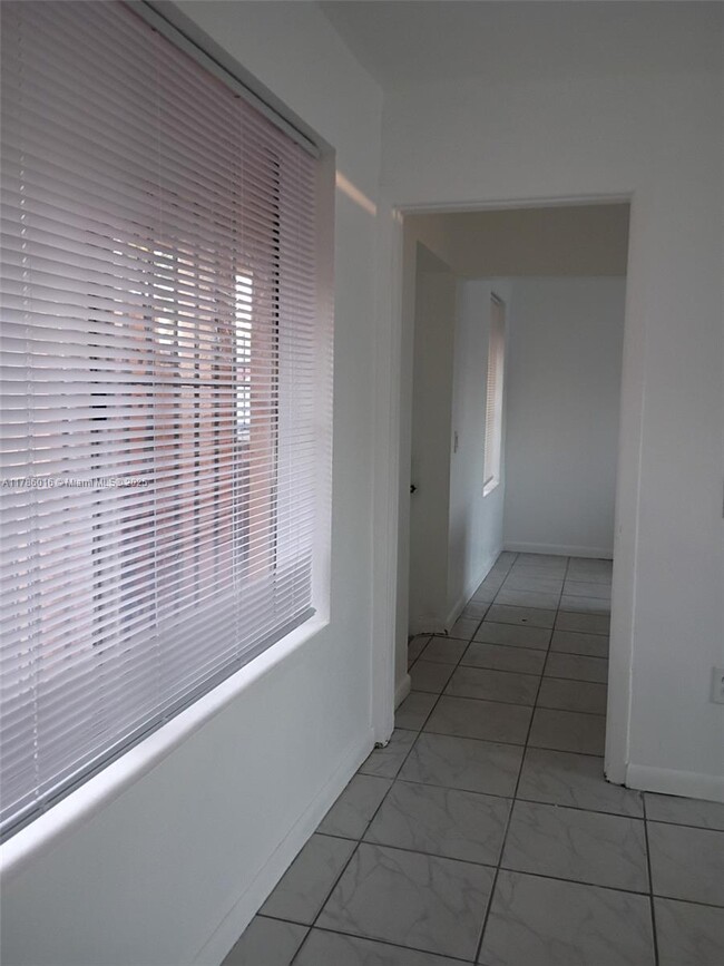 1843 NW 19th Terrace in Miami, FL - Foto de edificio - Building Photo