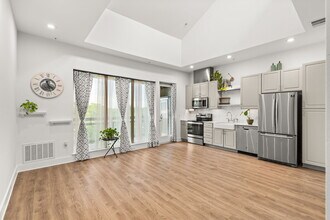 4704 Sunset Trl, Unit 1303 in Austin, TX - Building Photo - Building Photo