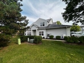 112 S Barton Trail in Batavia, IL - Building Photo - Building Photo