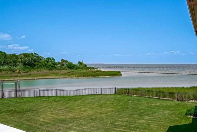 property at 510 Surf Oaks Dr