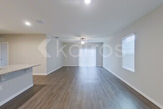 32037 Katelin Cir in Leesburg, FL - Building Photo - Building Photo