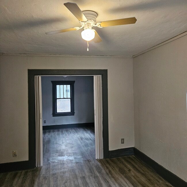 1371 E Blaine St in Springfield, MO - Foto de edificio - Building Photo