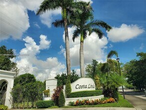 5560 NW 107th Ave in Doral, FL - Building Photo - Building Photo