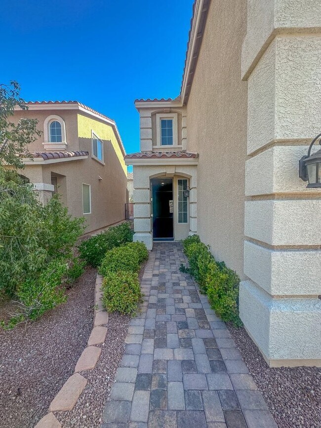 6246 Jackson Spring Rd in Las Vegas, NV - Building Photo - Building Photo