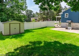 80 White Meadow Rd in Rockaway, NJ - Building Photo - Building Photo