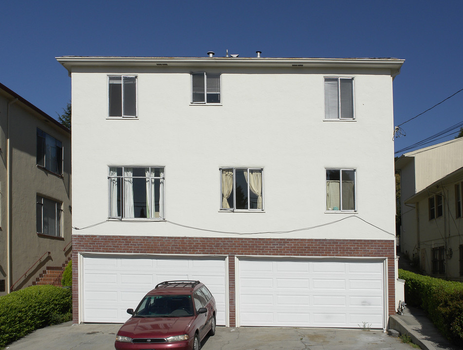 523-525 Athol Ave in Oakland, CA - Building Photo