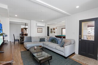 64 Asbury Ave in Ocean Grove, NJ - Building Photo - Building Photo