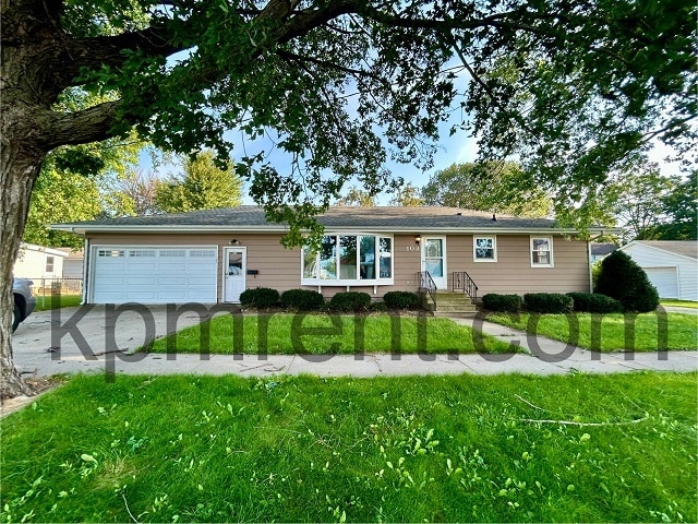 103 W 6th St in Saint Ansgar, IA - Building Photo