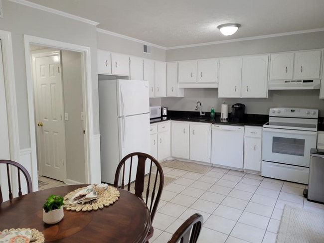 126 Park Ave SW in Aiken, SC - Building Photo - Building Photo