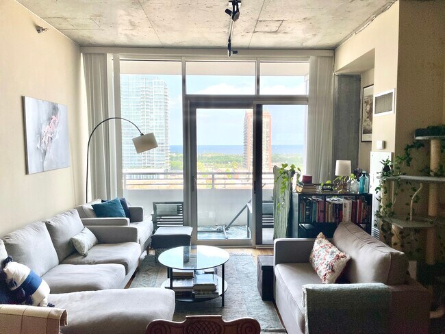 1720 S Michigan Ave, Unit 1402 in Chicago, IL - Building Photo - Building Photo