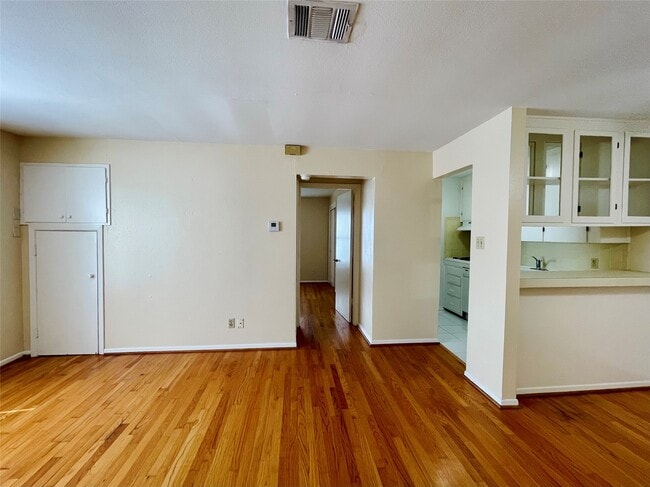property at 3420 Mt Vernon St