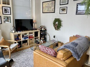 61 Brookline Ave, Unit 403 in Boston, MA - Foto de edificio - Building Photo