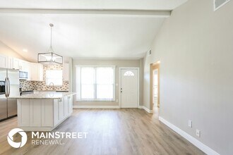 8875 Orange Blossom Dr in Seminole, FL - Building Photo - Building Photo