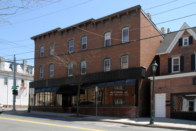 73-77 W Main St in Walden, NY - Building Photo - Building Photo