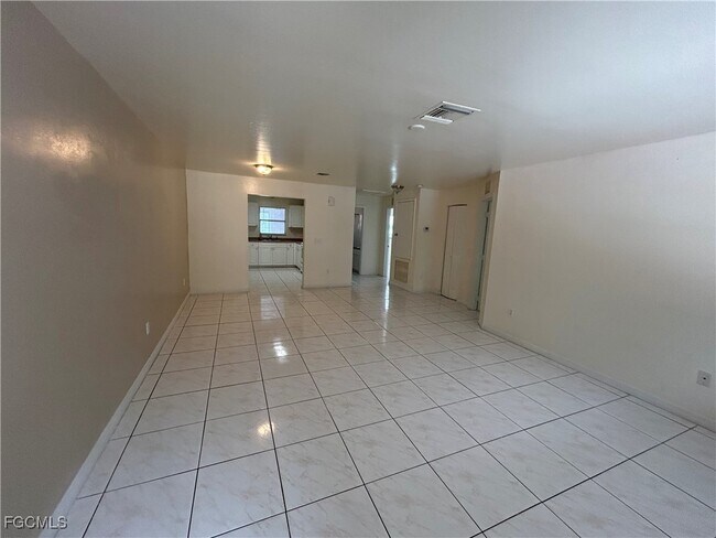 245 Meadow Rd in Lehigh Acres, FL - Building Photo - Building Photo