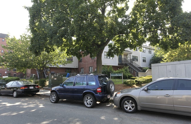 40 Annunciation Rd in Boston, MA - Building Photo - Building Photo