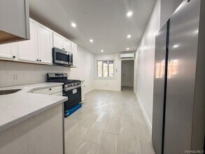 1262 E 98th St in Brooklyn, NY - Building Photo - Building Photo